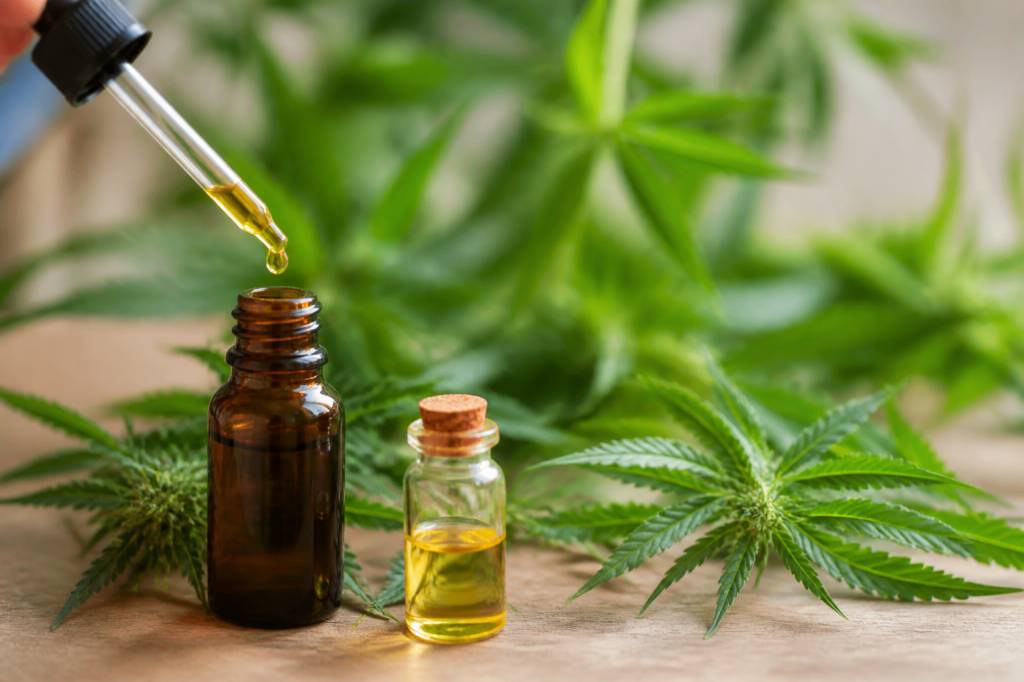 Huile essentielle cbd : utilisations, bienfaits et précautions à connaître